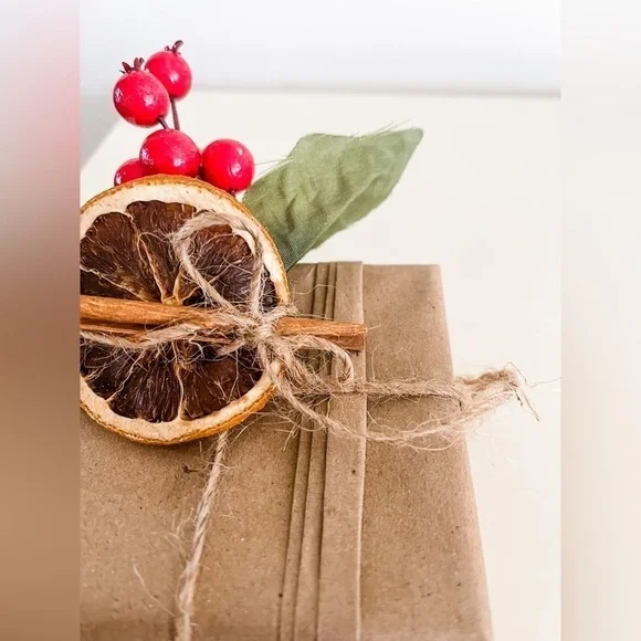 𝅺🎁💝 Real pearl bracelet with fish charm - will also wrap for extra $5 - Picture 3 of 4